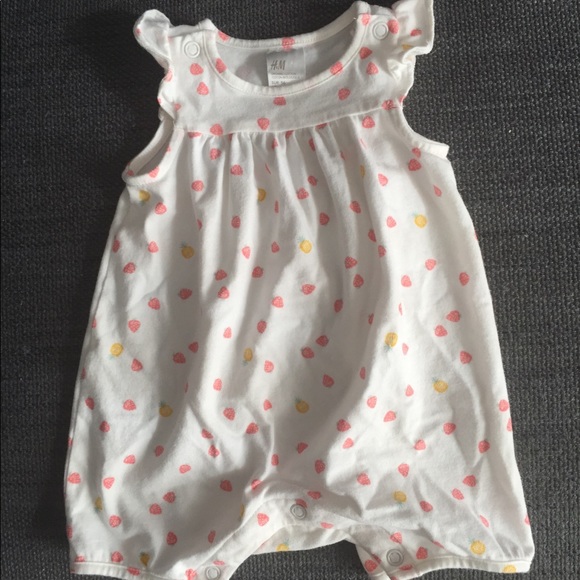 Bundle of 2 baby girl rompers - Picture 4 of 5